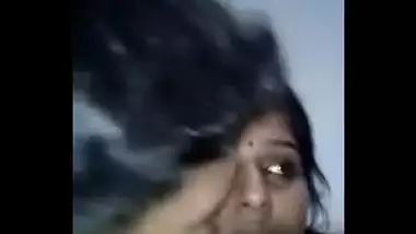 Hot Mallu Bhabhi Secretly Showing Pussy