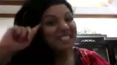 Horny Desi mom impresses with immense XXX boobs during webcam show