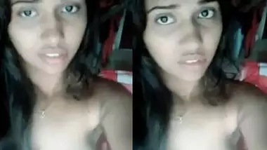 Comely Desi teen with nice XXX boobies records short video for BF