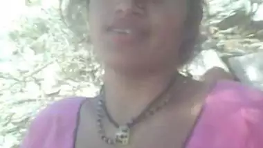 Desi bhabi outdoor