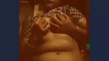 Desi village girl show her big boob selfie video