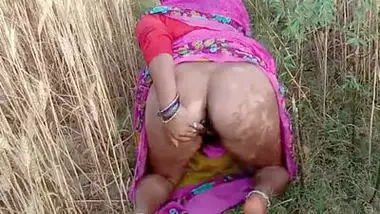 desi village wife outrdoor fucking