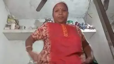 Desi aunty show her big boob