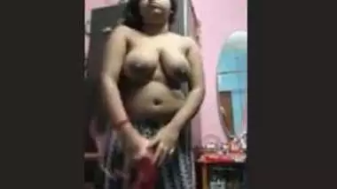 Desi Girl Shaoeing Her Nude Body 3 Clips Part 2