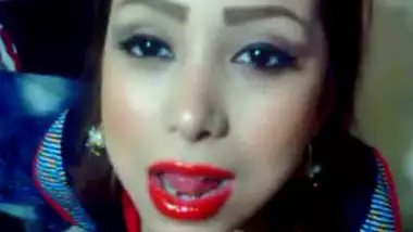 Paki girl with red lips satisfies cock in point of view sex video