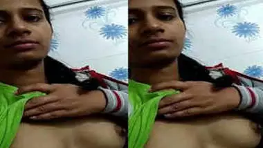 Indian flashes her XXX nipples and unshaved slit to online sex friend