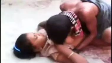 Gujarati aunty home sex mms with her neighbor and servant.