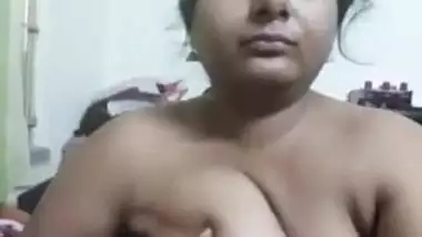 Indian whore spends night with online clients showing off her coconuts