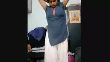 Indian Hot young college girl nude show