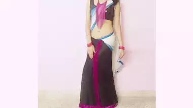 Sexy young indian girl teaching how to wear...