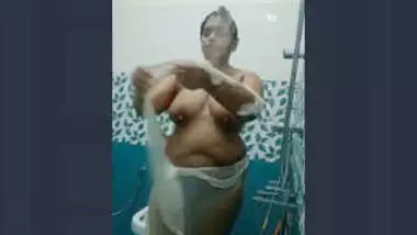 Horny Mallu Bhabhi Bathing and Nude Dance Part 2