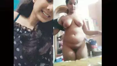 Beautiful Indian Sexy Girl Showing Clips