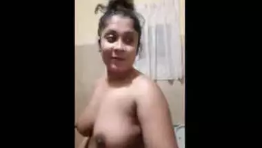 Sri Lankan Girl Nude Bath