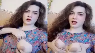 Sexy Desi eunuch shows her boobs