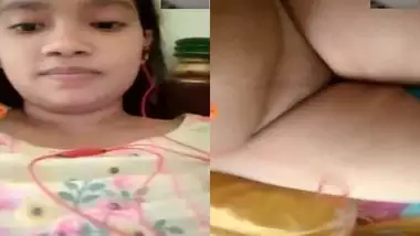 Cute college girl showing her shaved pussy on VC