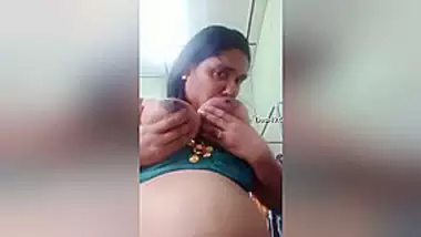 Today Exclusive -desi Bbw Bhabhi Shows Her Big Boobs