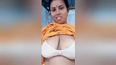 Desi Bhabhi Shows Her Big Boobs And Pussy