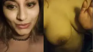 Indian sexy XXX girl showing her beautiful boobs on cam