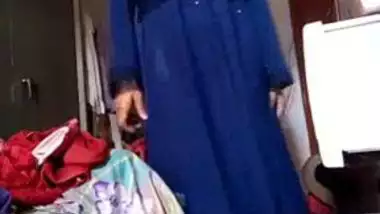 Muslim beauty undressed MMS movie