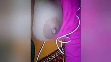 Today Exclusive -cute Desi Girl Shows Her Boobs On Vc Part 1