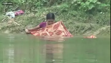 Village Bhabhi Ganga Shower