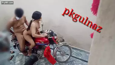 Desi stepister ki bike par chudai