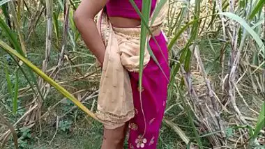 Desi village girl is paid for XXX marathon in the fresh air