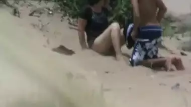 Paki Couple At Beach Fucking - Movies. video2porn2