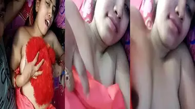 Cute Desi Bhabhi boobs show on cam video