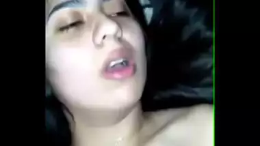 Desi girl fingering video exposed online