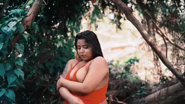 Big boobs model indrani photoshoot video – 3