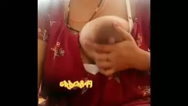 Bhabi show her sexy boobs