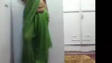 Aunty Seductive Wall Dance - Movies.