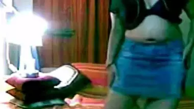 Bhabhi Doing Cam Show - Movies.