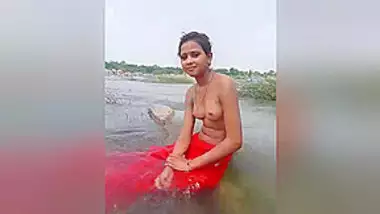 Dehati Lovers Enjoying Outdoor Bathing On Selfie Cam