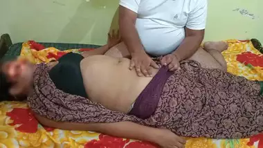 deshi bhabhi saying ho rha mera ruko[hindi]