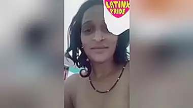 Today Exclusive- Bhabhi Showing Her Boobs And Pussy On Video Call