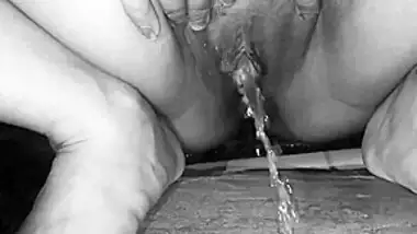 Peeing In Slow Motion : ස්ලෝ මෝශන් එකෙන් චූ පාරක්