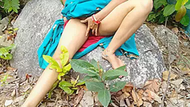 Indian Desi Girlfriend In Open Field Village Outdoor Sex In Forest On Rock