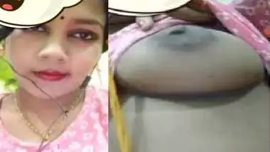 Indian girl showing boob on video call viral MMS