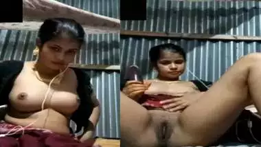 Cheating horny wife masturbation with brinjal