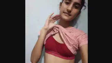 Desi cutie showing tits