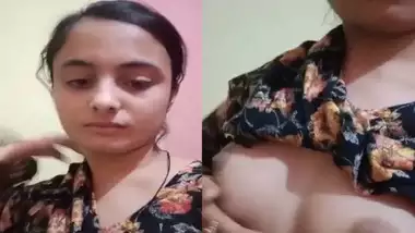 Indore girl boobs show to lover viral MMS