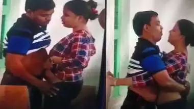 Couple fucking in standing desi viral MMS