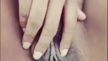 Sri Lankan Sex Girl licking cunt & Unsatisfied...