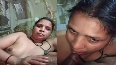 Bhabhi giving handjob and blowjob Desi MMS HD