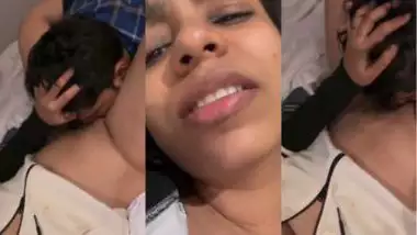 The girl shoots her desi pussy licking by her lover